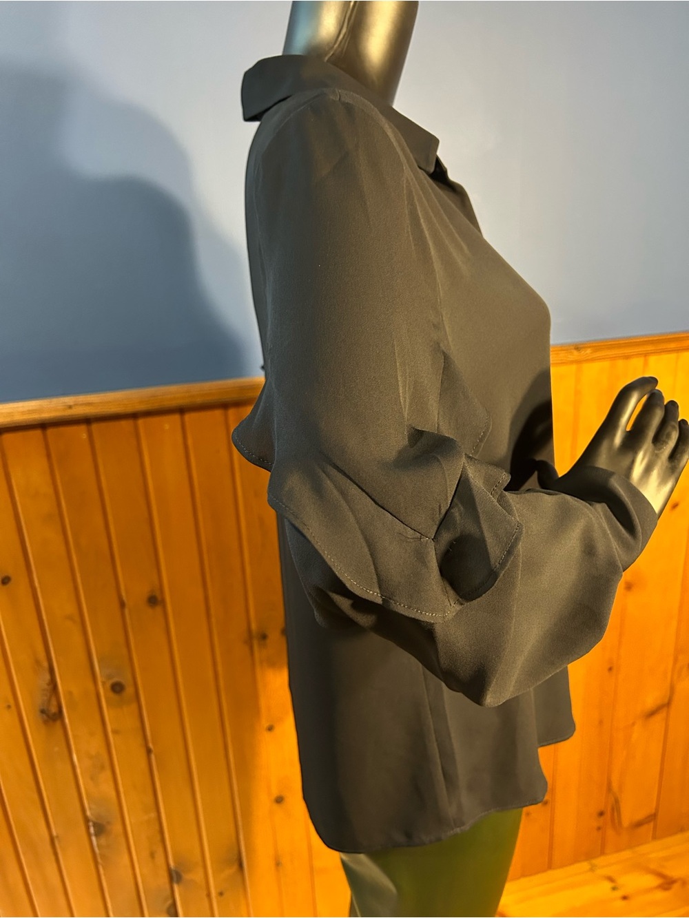 Black Button-Front Long Sleeve Blouse - Picture 4 of 6